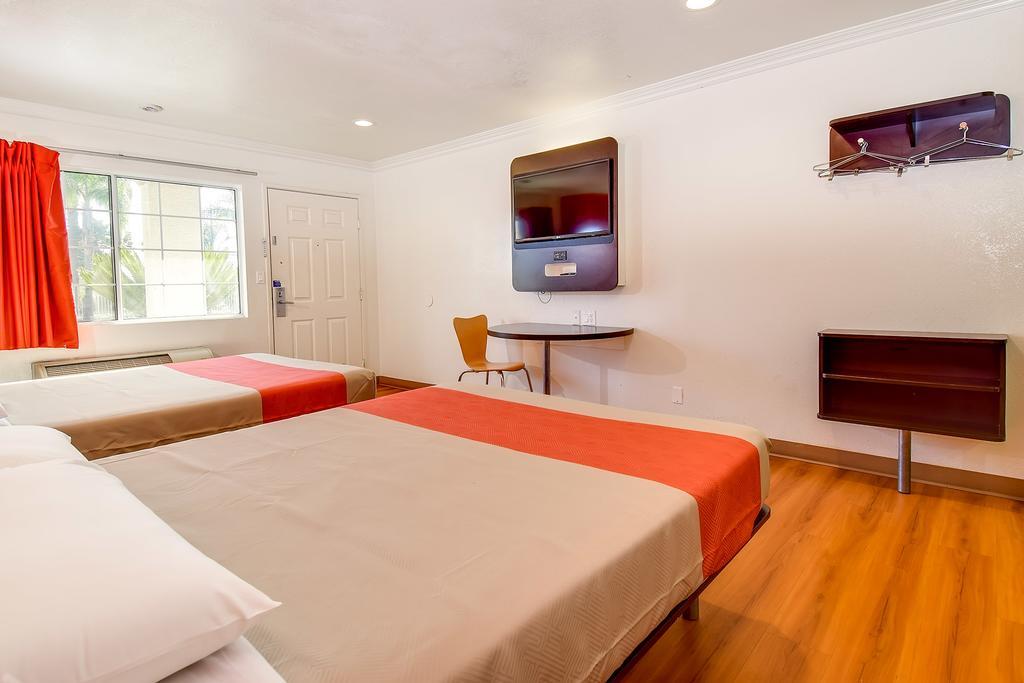 Motel 6 Garden Grove Ngoại thất bức ảnh