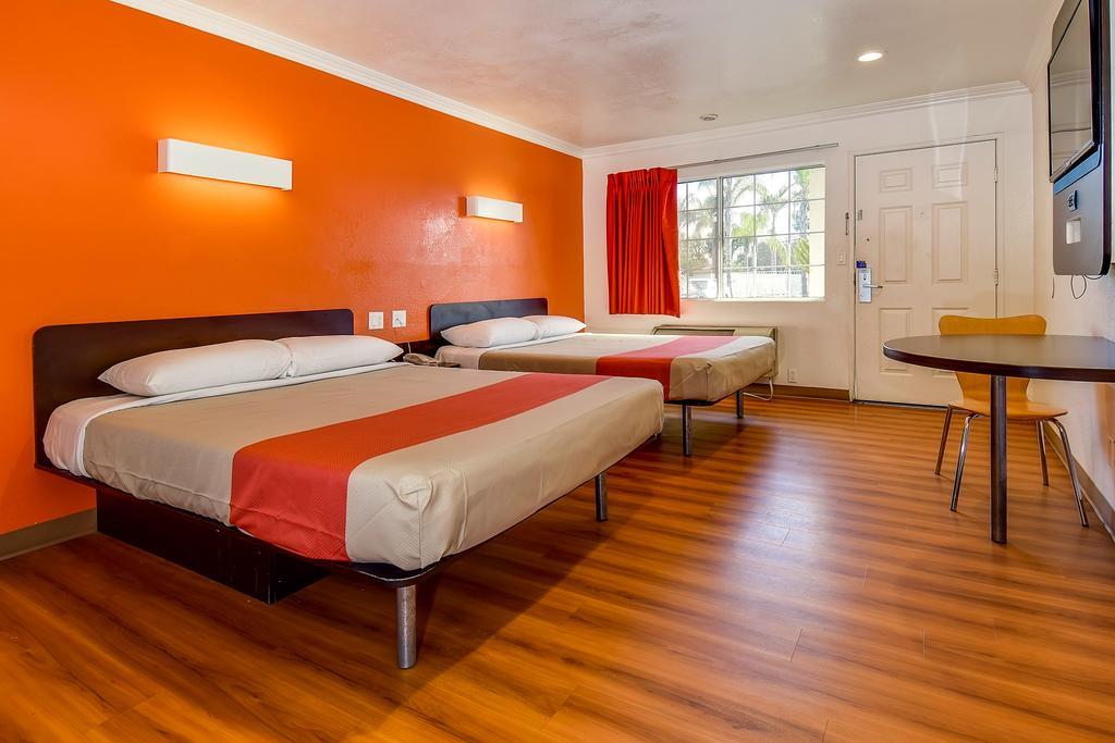 Motel 6 Garden Grove Ngoại thất bức ảnh