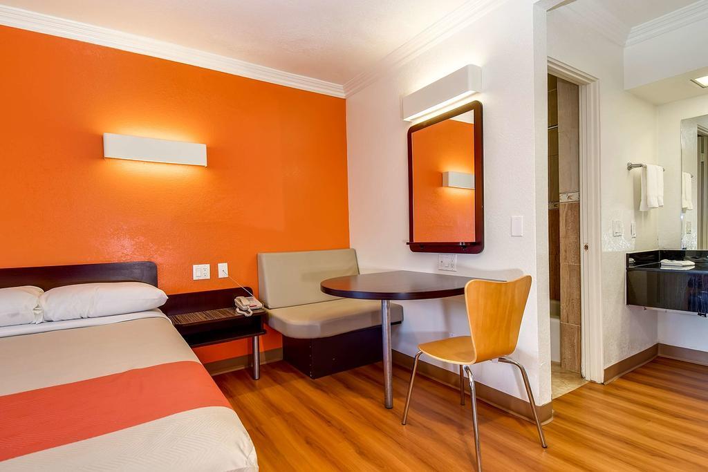 Motel 6 Garden Grove Ngoại thất bức ảnh
